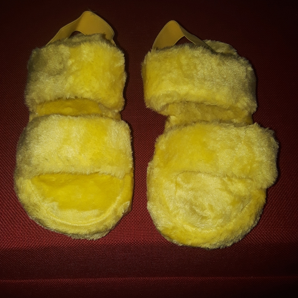 Fluffy fur Golddigger Sandals